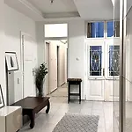 Luxury Flat Near To Parliament Apartment