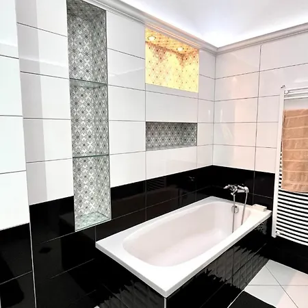 Luxury Flat Near To Parliament 아파트 *