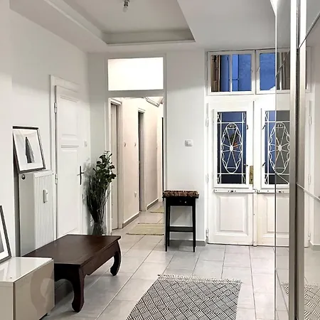 Luxury Flat Near To Parliament 아파트