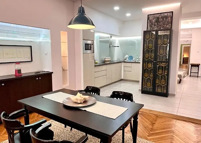 Luxury Flat Near To Parliament Lejlighed *